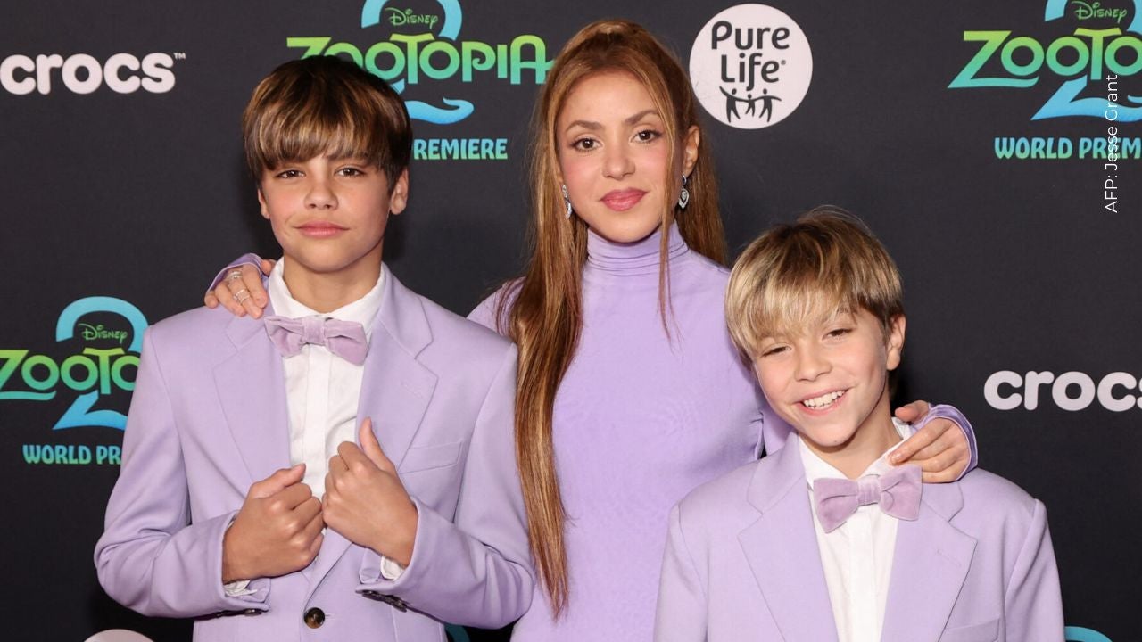 shakira con su hijo milan sobre futbol