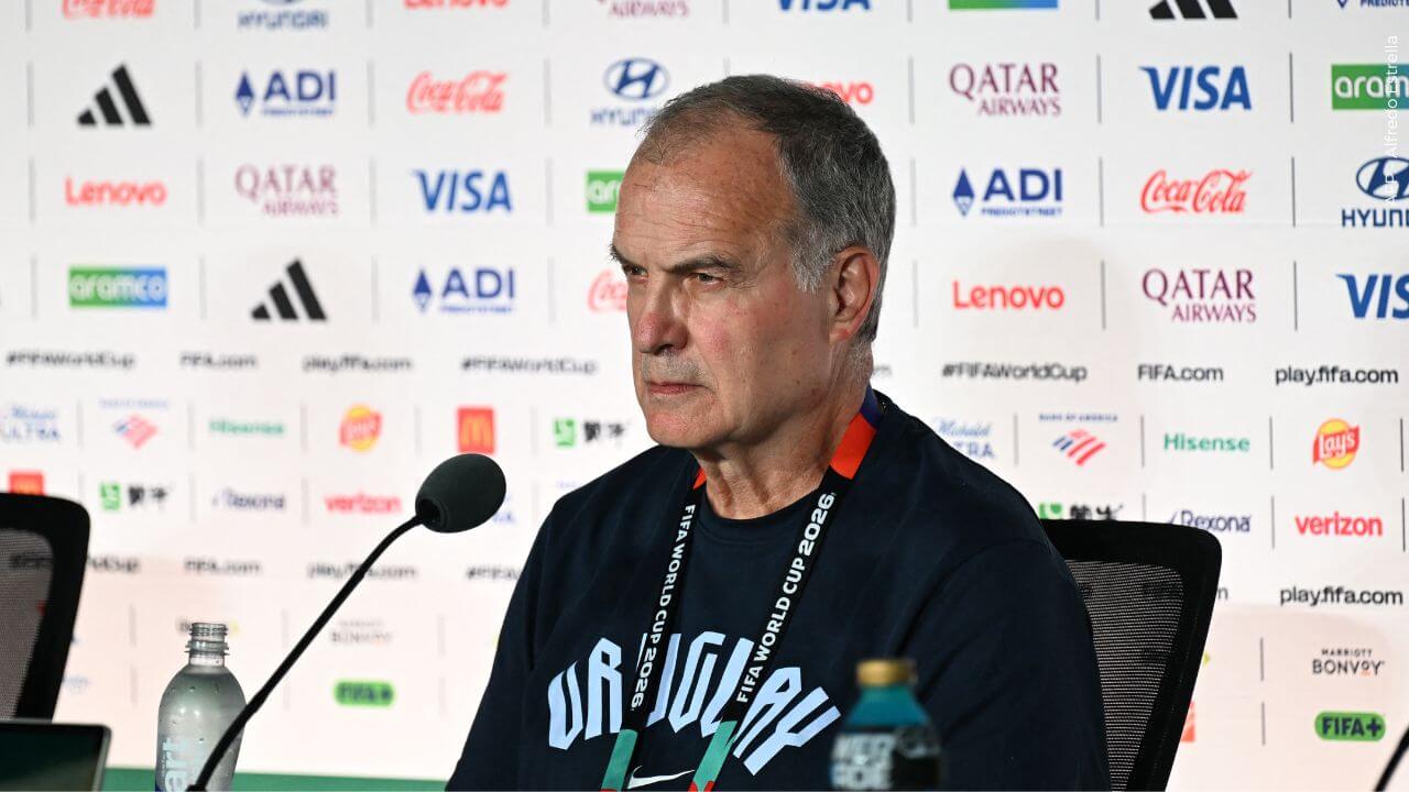 Marcelo Bielsa dio un fuerte grito tras la eliminación de Uruguay.