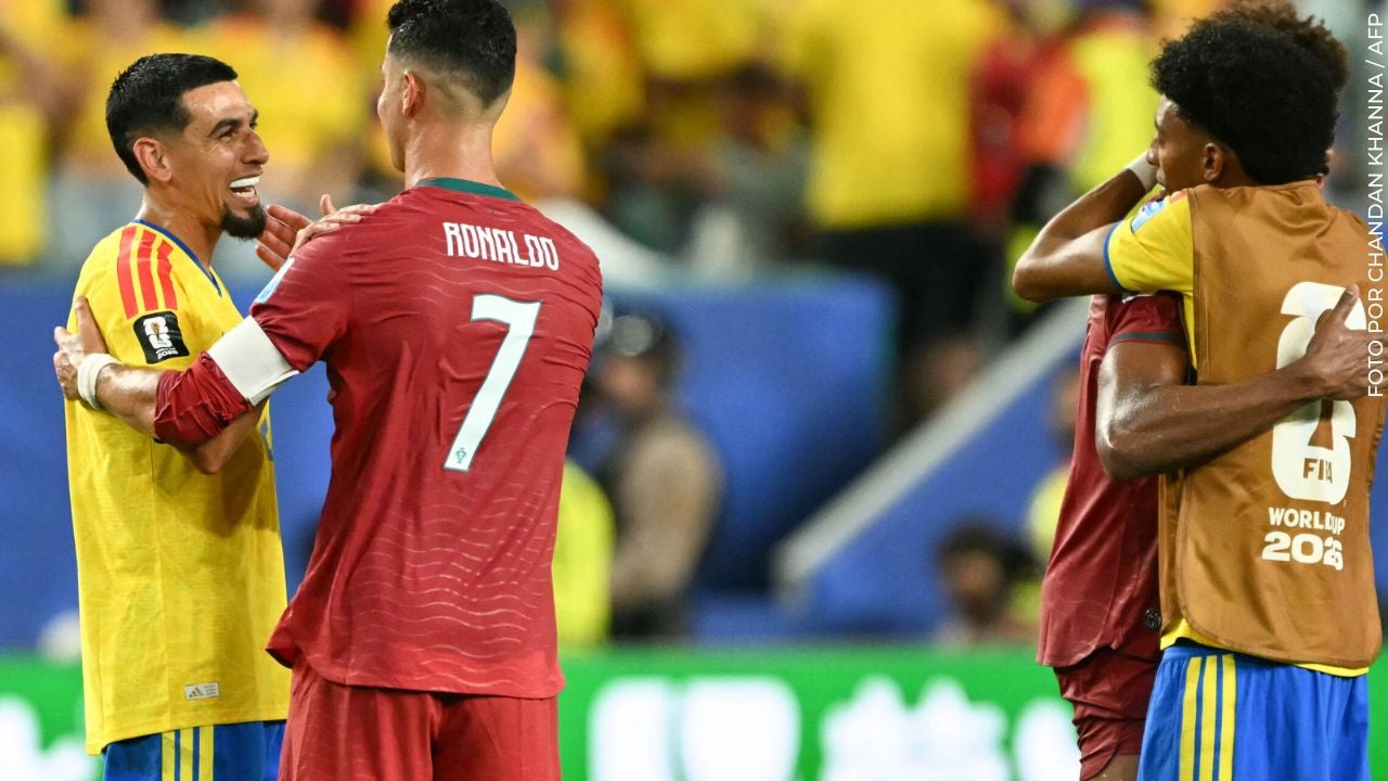 Cristiano Ronaldo con jugadores colombianos.