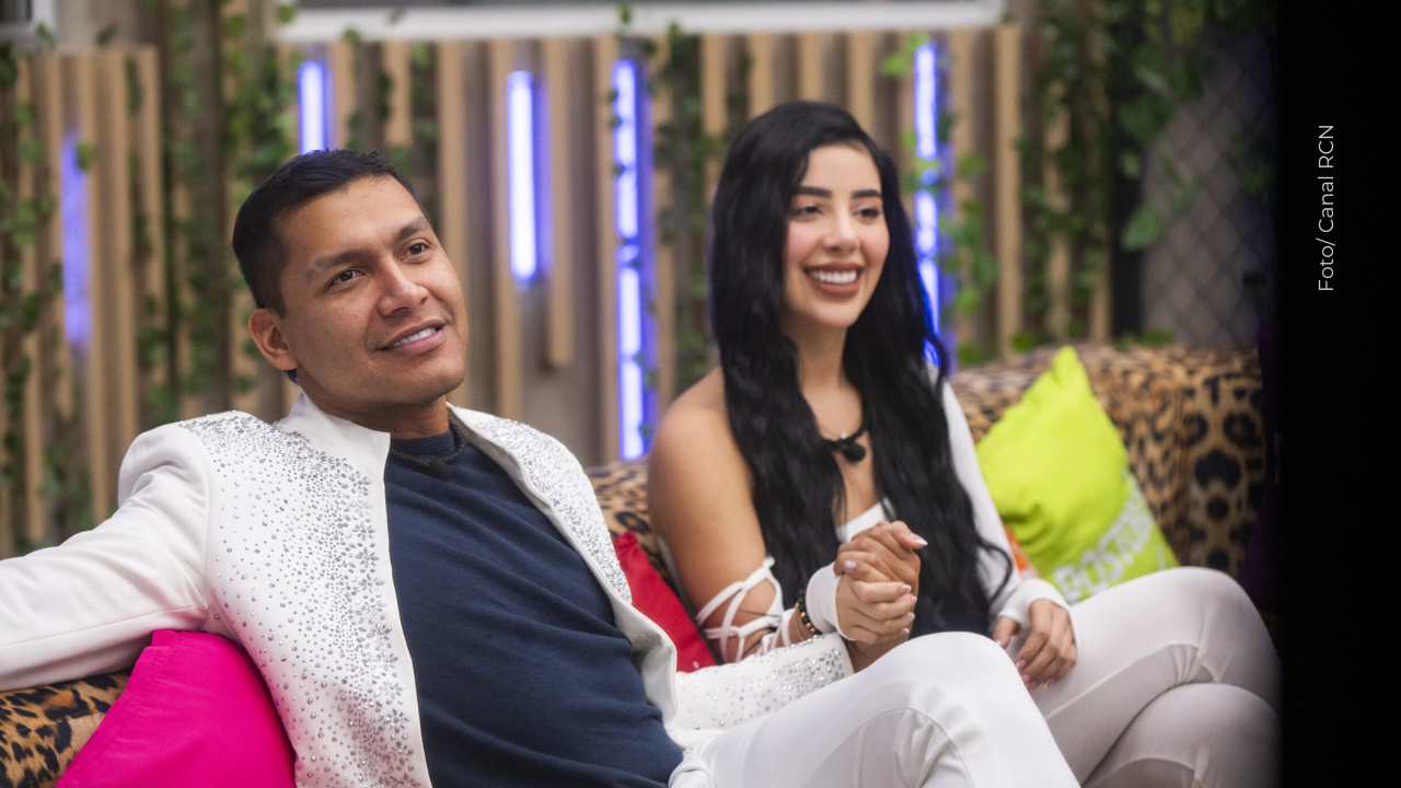 El beso entre Juanda Caribe y Mariana Zapata quedó grabado
