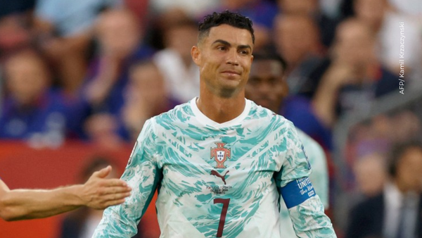 Cristiano Ronaldo conmociona con gesto hacia niño que sobrevivió al terremoto en Venezuela Cristiano Ronaldo conmociona con gesto hacia niño que sobrevivió al terremoto en Venezuela
