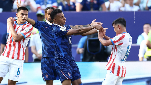 Mbappé tuvo polémico gesto con futbolista paraguayo en pleno partido: ¡VIDEO!