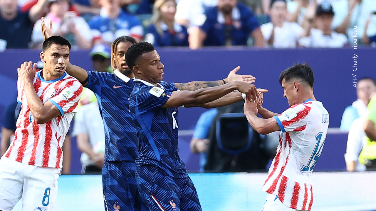 La dura conversación entre Mbappé y un jugador paraguayo salió a la luz