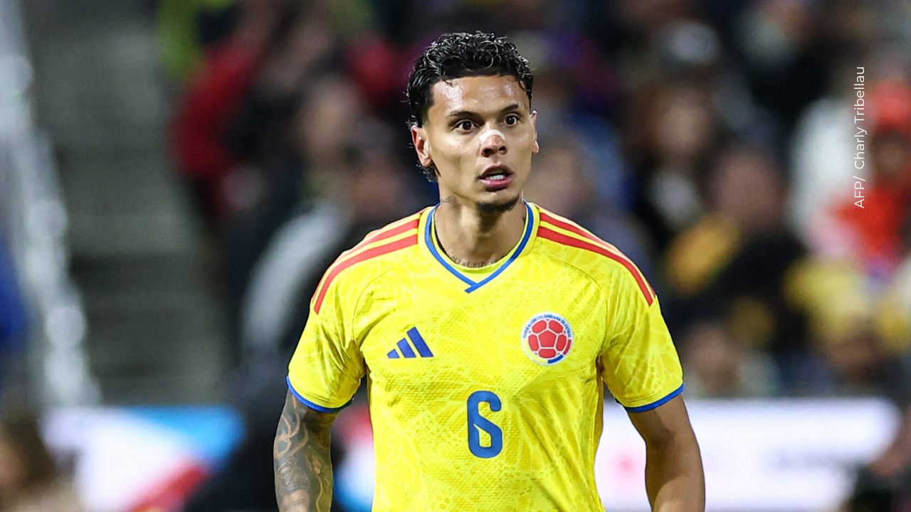 Richard Ríos fue captado usando una sustancia antes del partido