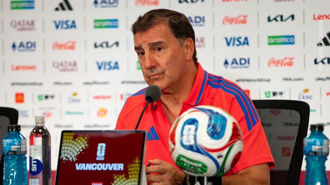 esposa de nestor lorenzo en el mundial 2026