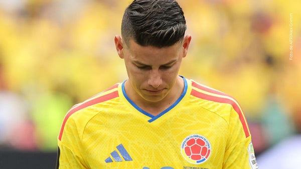 Mamá de James Rodríguez protagonizó emotiva escena al consolar a Salomé tras la derrota de Colombia Mamá de James Rodríguez protagonizó emotiva escena al consolar a Salomé tras la derrota de Colombia