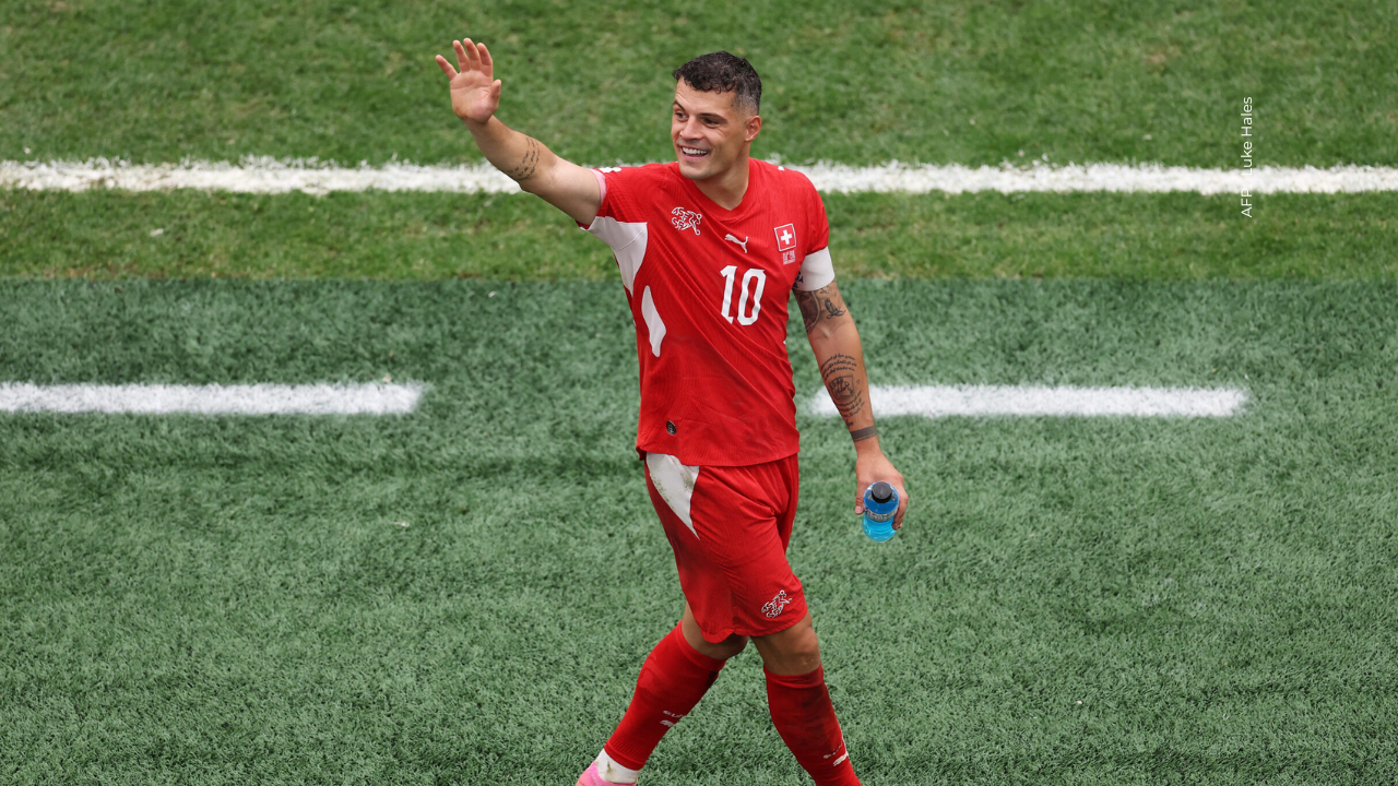 El capitán de Suiza se pronunció tras ganarle a Colombia: ella es su pareja que cautiva en el Mundial
