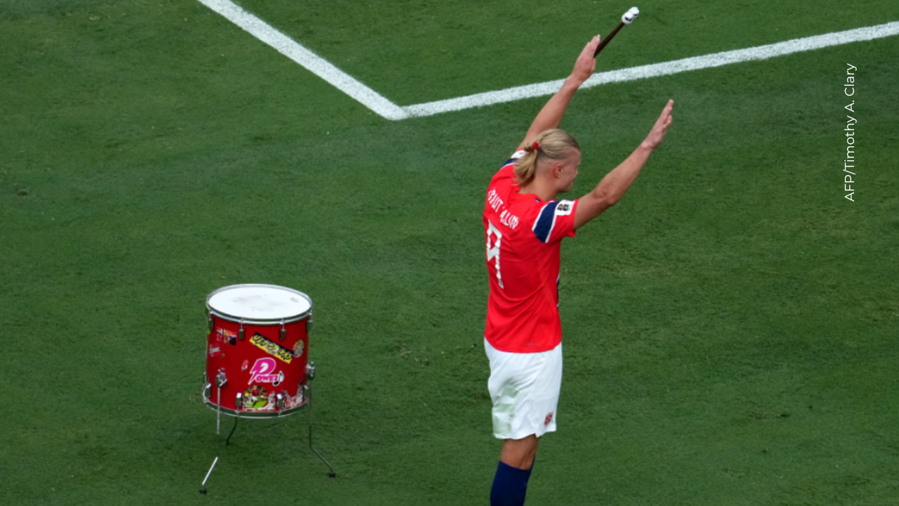 El emotivo recibimiento de Haaland en Noruega tras la eliminación del Mundia