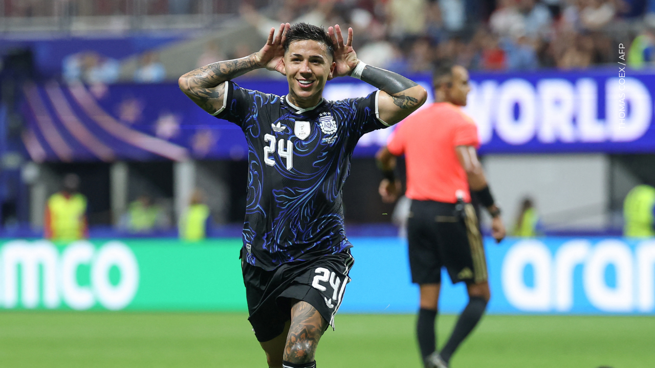 Él es Enzo Fernández, el jugador que anotó el empate de Argentina frente a Inglaterra