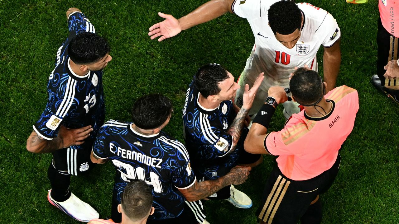 El gesto de Messi que se volvió meme tras su fuerte cruce con Jude Bellingham
