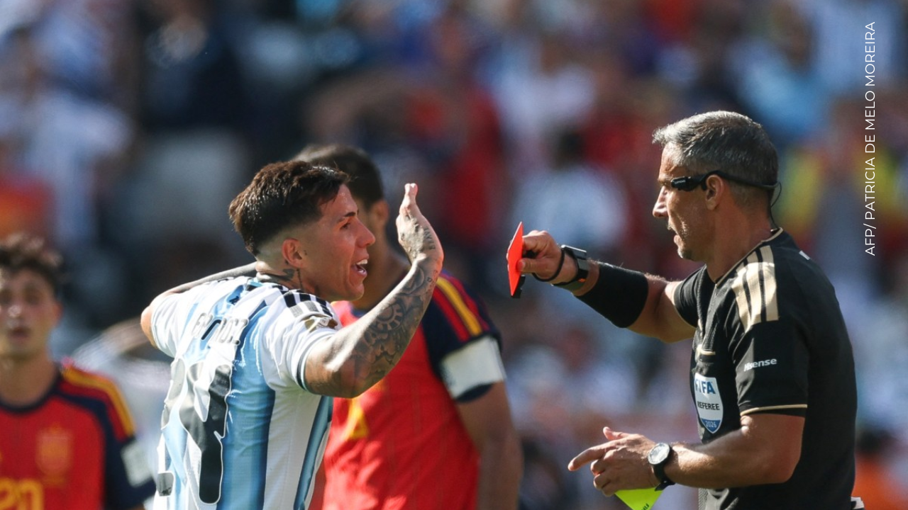 Un jugador de Argentina salió en la plena final del Mundial: