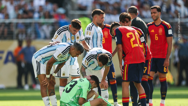 Argentina se quedó con un jugador menos en plena final del Mundial, ¿qué pasó? Argentina se quedó con un jugador menos en plena final del Mundial, ¿qué pasó?