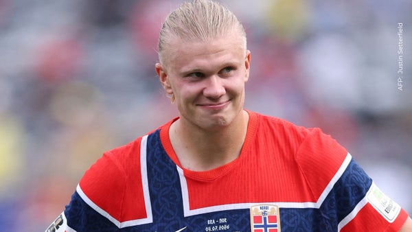 Así celebró Erling Haaland su cumpleaños, su novia le hizo romántica dedicatoria