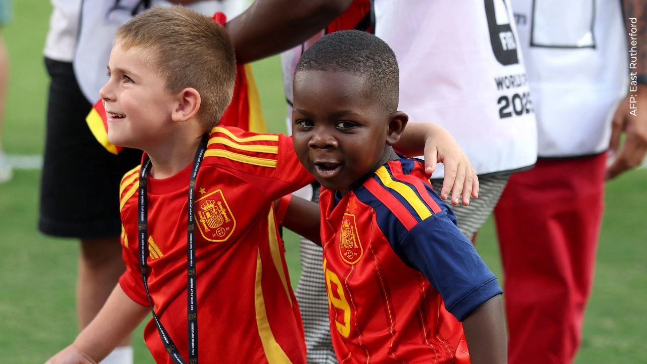 Él es el hermano menor de Lamine Yamal