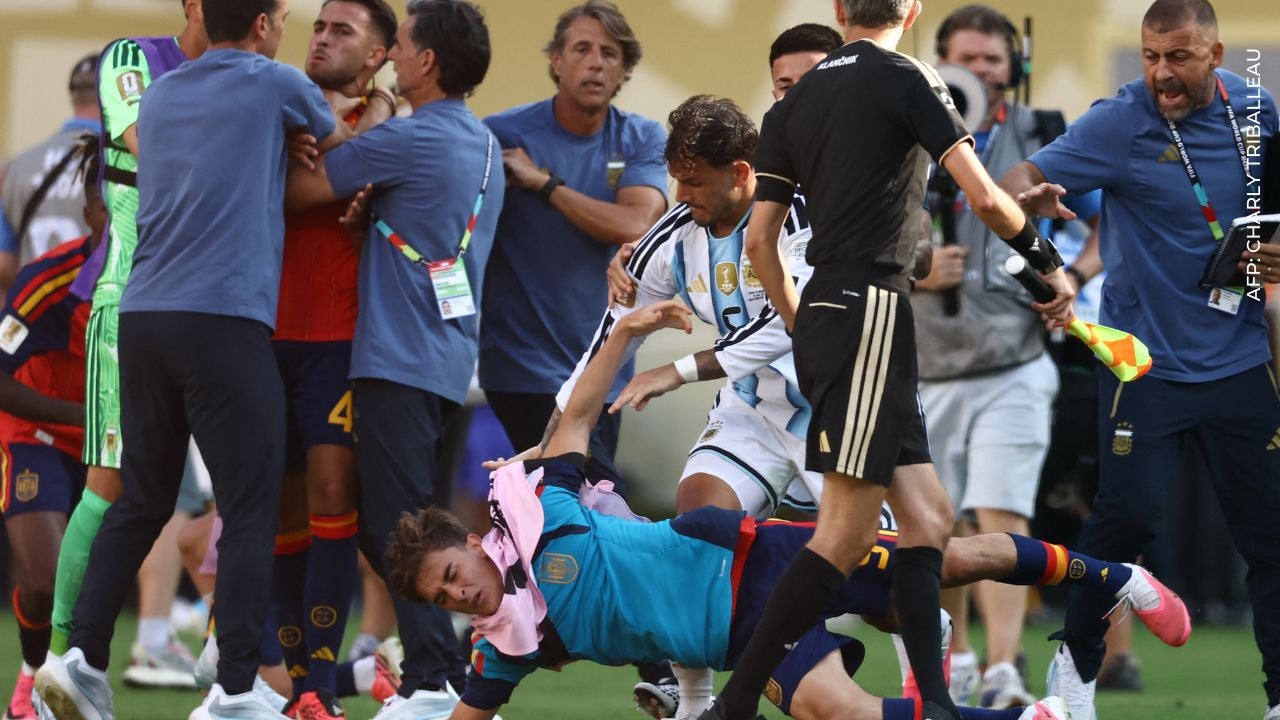 gavi sobre laeandro paredes en el mundial