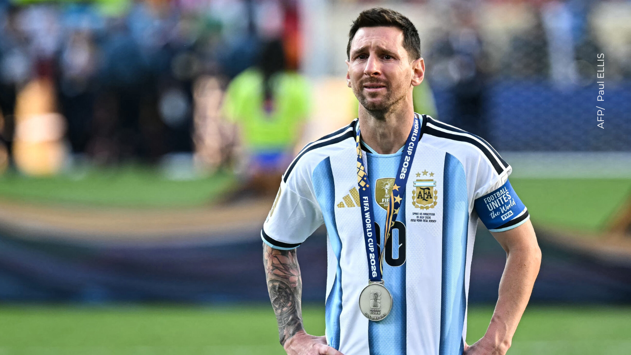 La reacción de Messi durante la premiación de España quedó en video