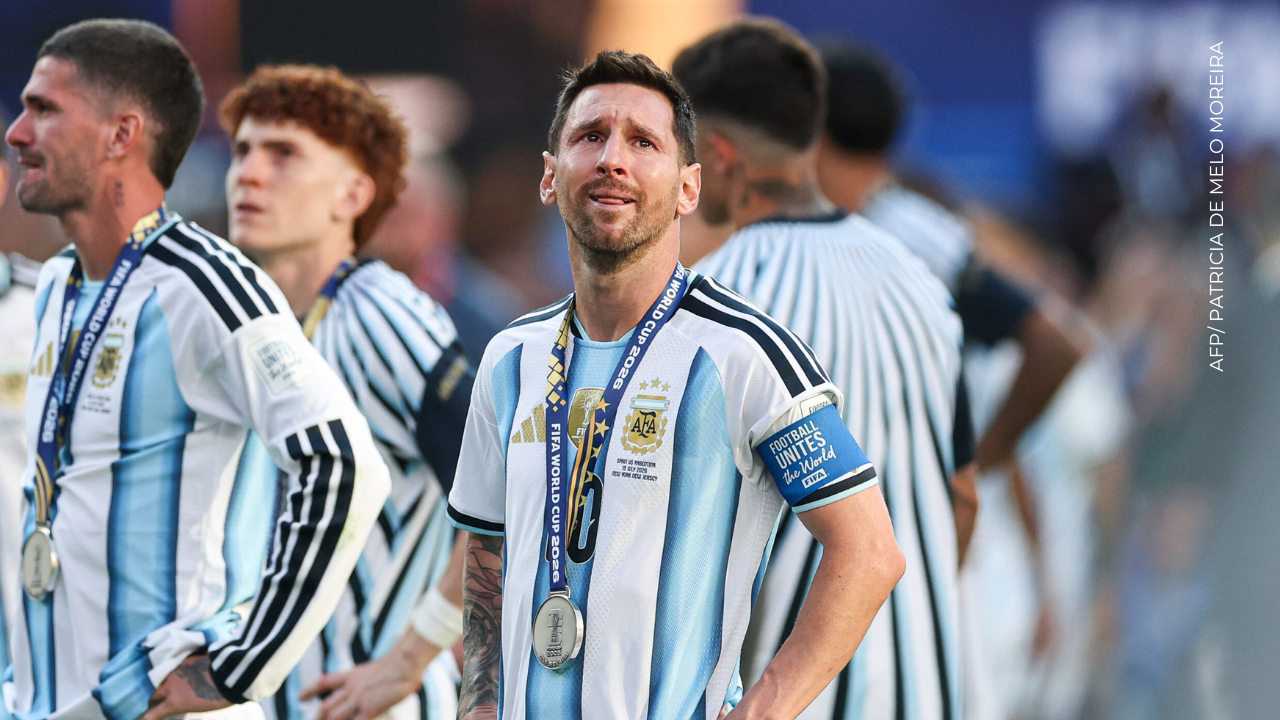 Este fue el gesto de Messi mientras España recibía la copa del Mundial