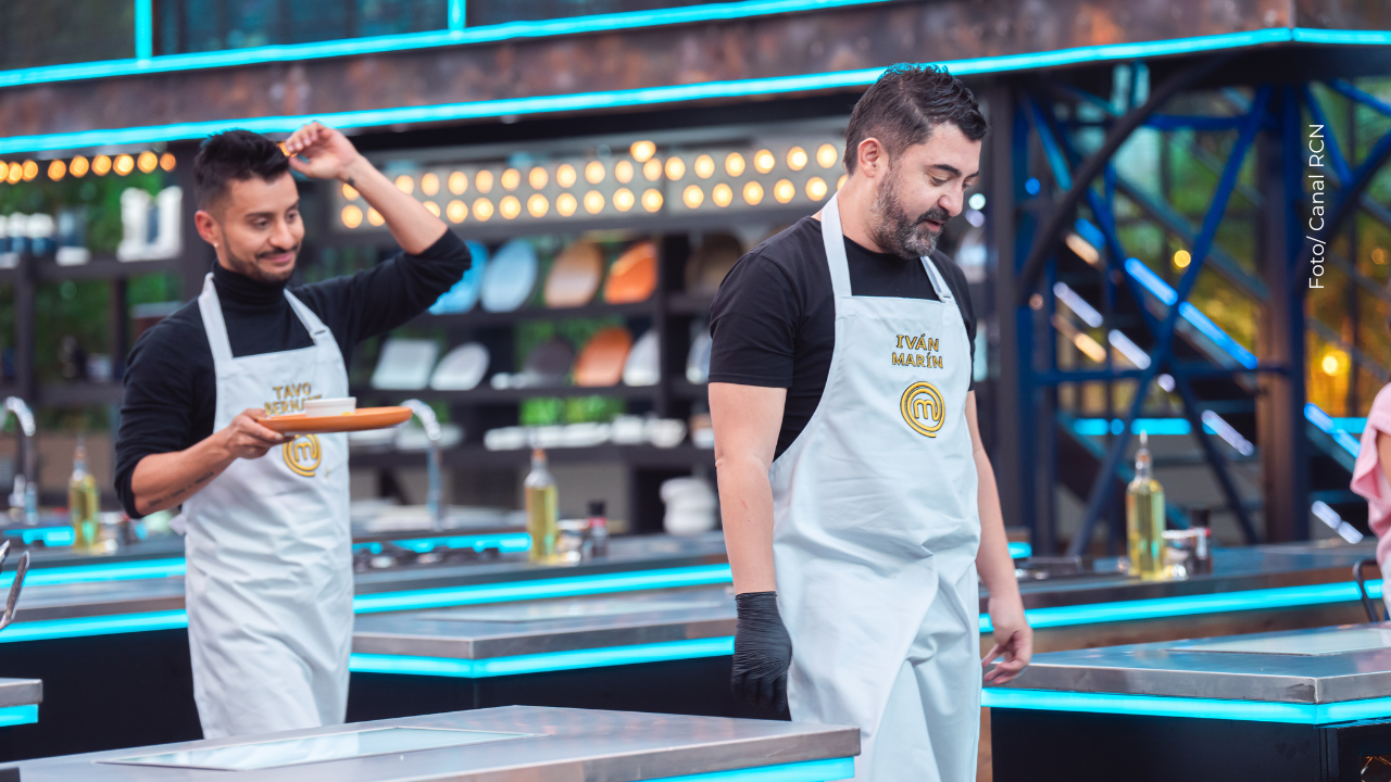 Primera pareja con delantal negro en MasterChef Celebrity Colombia