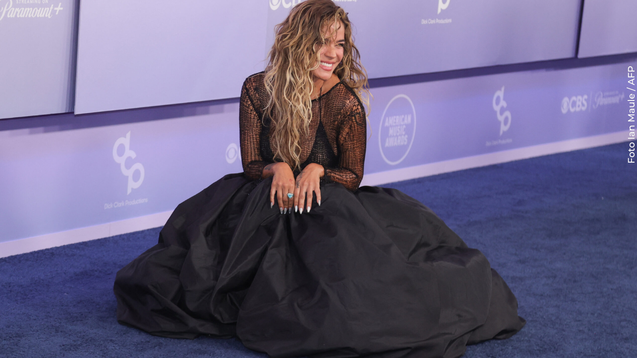 Karol G en el paseo de la fama