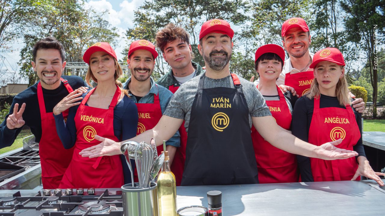 Equipo rojo de MasterChef Celebrity Colombia en un reto de campo
