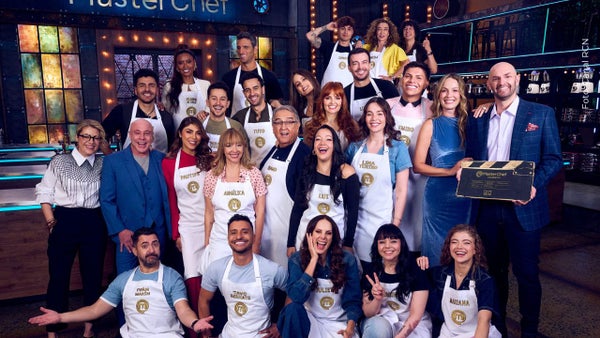 Participante de MasterChef Celebrity Colombia sorprende al aparecer vestido de mujer Participante de MasterChef Celebrity Colombia sorprende al aparecer vestido de mujer