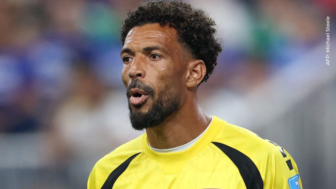 portero de cabo verde firma con colo colo