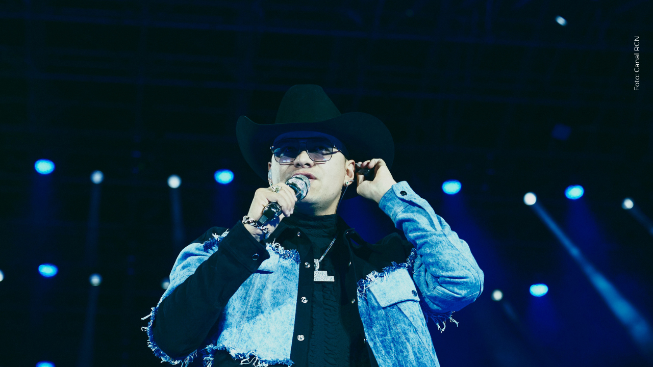 Él es Julián, sobrino de Yeison Jiménez quien fue captado cantando en el homenaje su tío: así luce