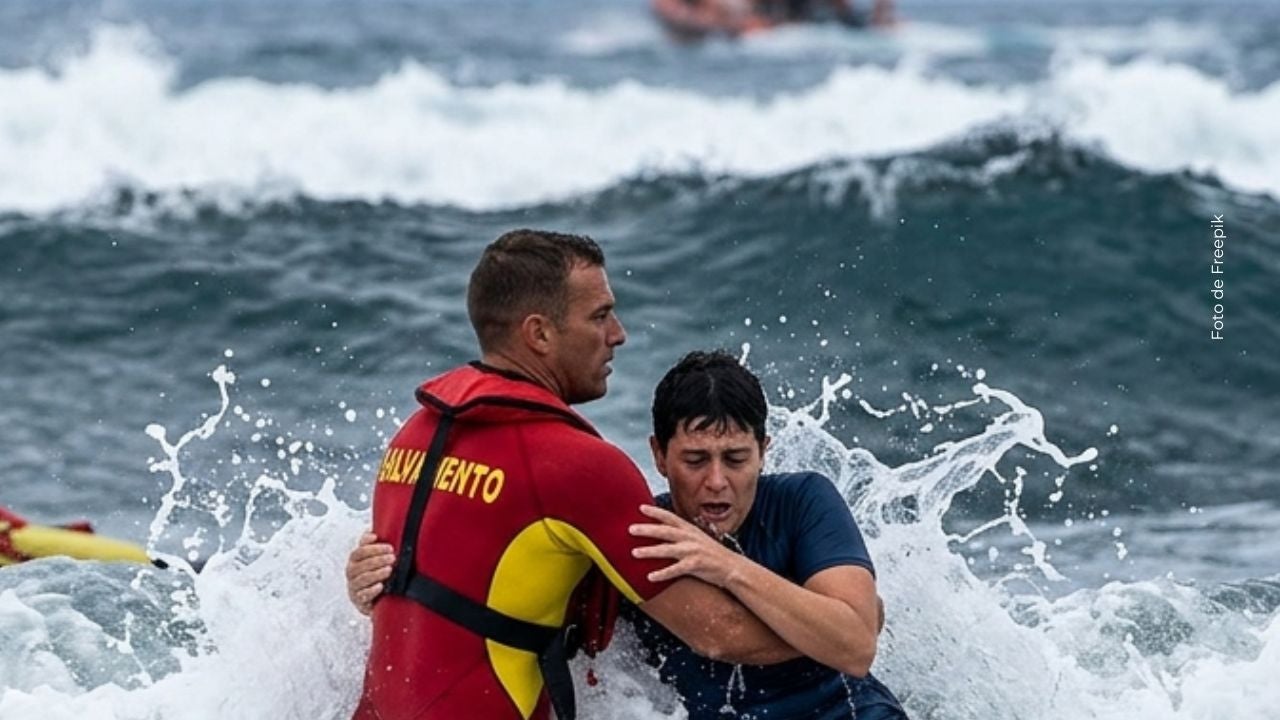 Los rescatistas actuaron de manera oportuna y evitaron una tragedia. 