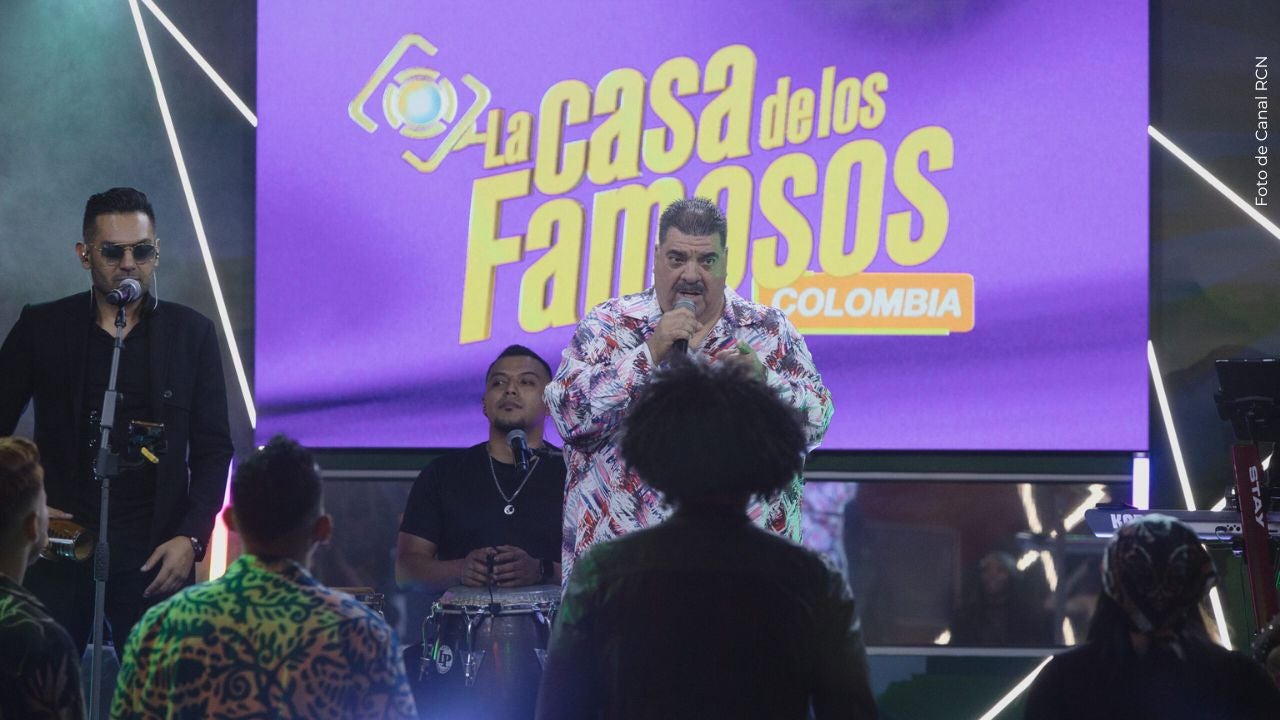 Maelo Ruíz dio serenata improvisadas a varios comensales de un restaurante.