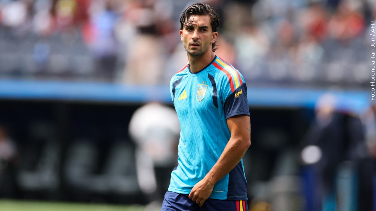 Jugador español reaccionó a la polémica por unas fotos con otro hombre durante sus vacaciones