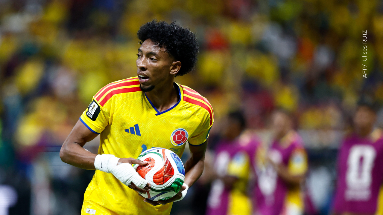 Johan Mojica no se quedó callado y respondió a quien le dijo que no sabe jugar