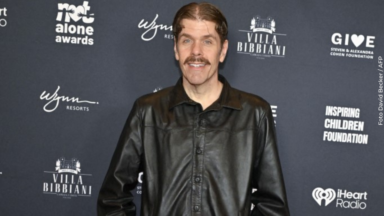 Perez Hilton alarmó a sus seguidores durante un en vivo y fue llevado a un hospital