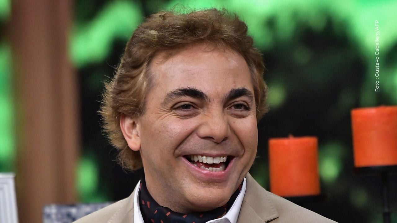 Cristian Castro se preparó por dos años para graduarse.
