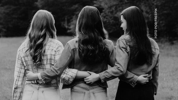 Amiga de las trillizas dedicó emotivo mensaje tras el fallecimiento de Isabella y Sofía Saavedra Amiga de las trillizas dedicó emotivo mensaje tras el fallecimiento de Isabella y Sofía Saavedra