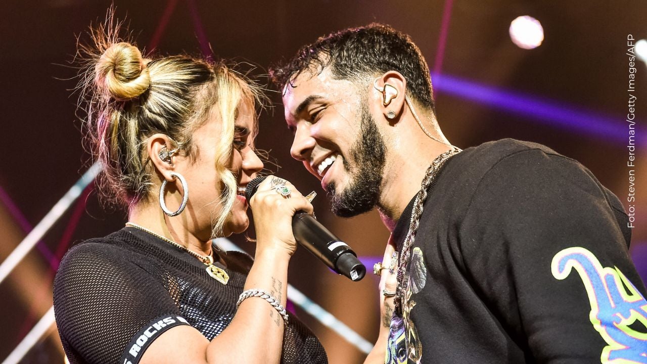 Sale a luz video que muestra cómo Anuel AA compartía con familia de Karol G