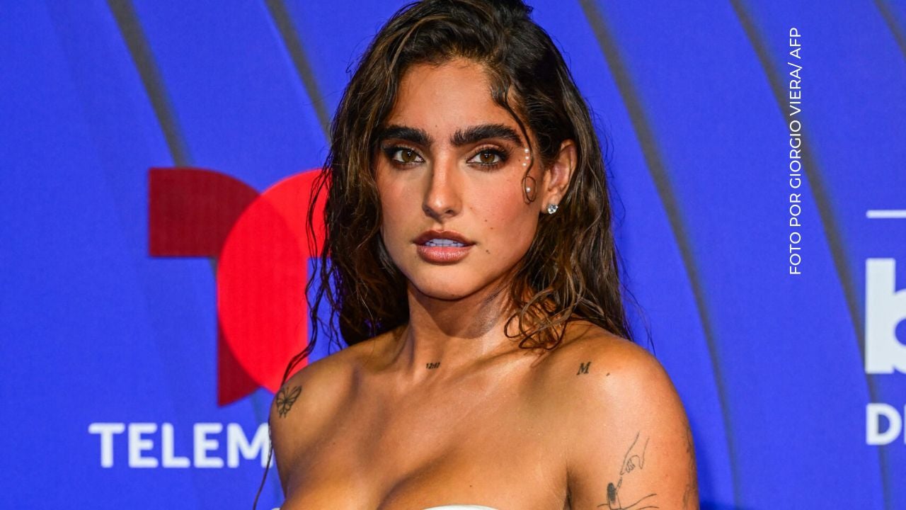 Isabella Ladera está de vacaciones en un lugar tropical
