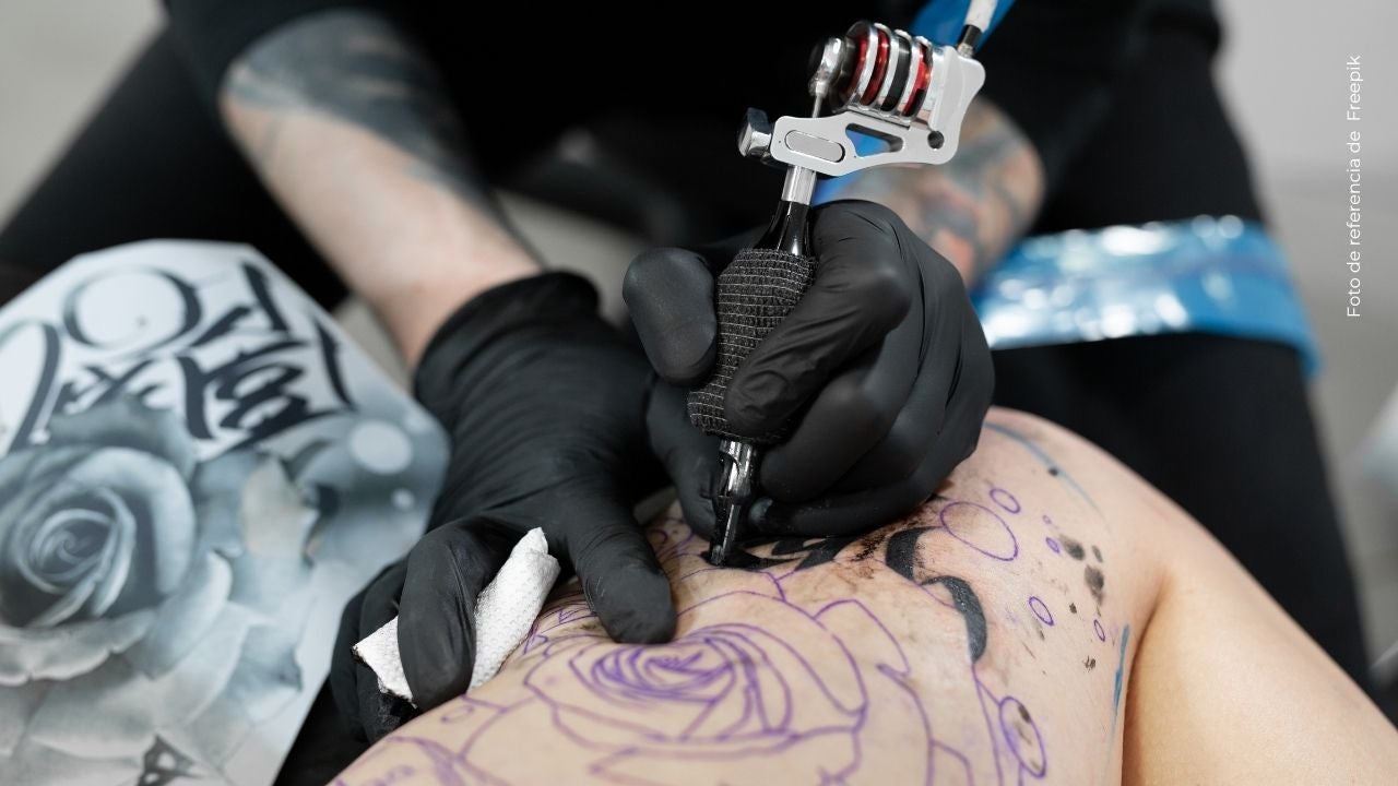 El nuevo tatuaje de Manuela QM en el cuello que sorprendió a sus seguidores