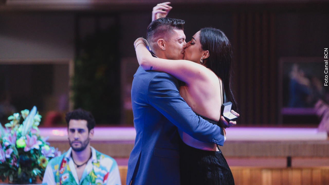 Video de La Segura vestida de novia causó revuelo y despertó rumores de boda