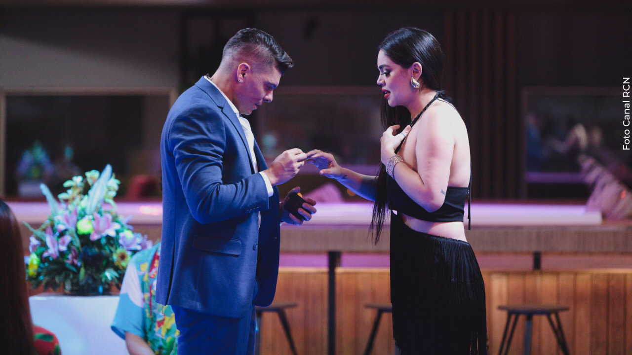 La Segura sorprendió vestida de novia y sus seguidores se preguntan si ya se casó por la Iglesia