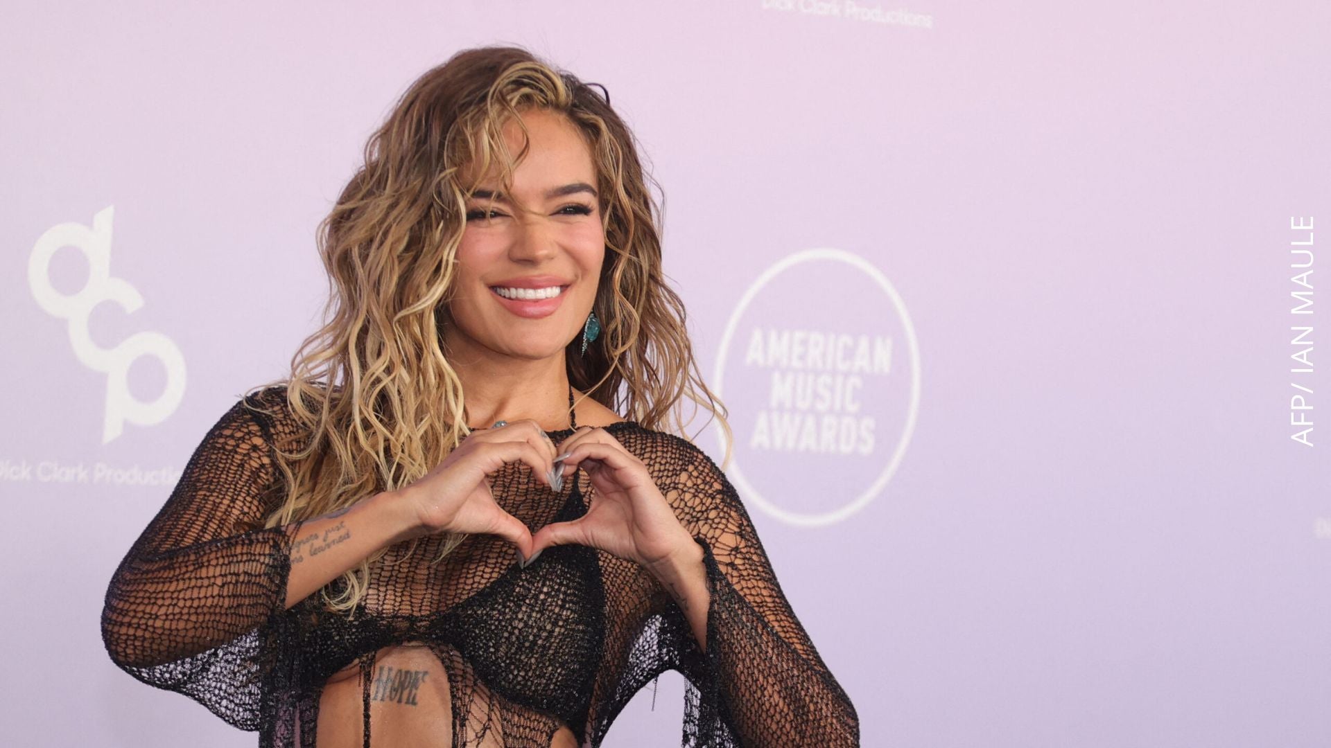 Karol G habría enviado indirecta para Feid en pleno concierto