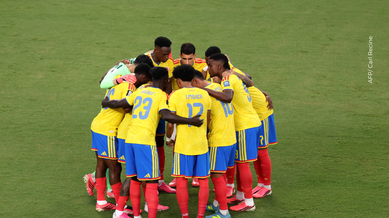 Dos colombianos protagonizaron inesperado cruce en pleno partido