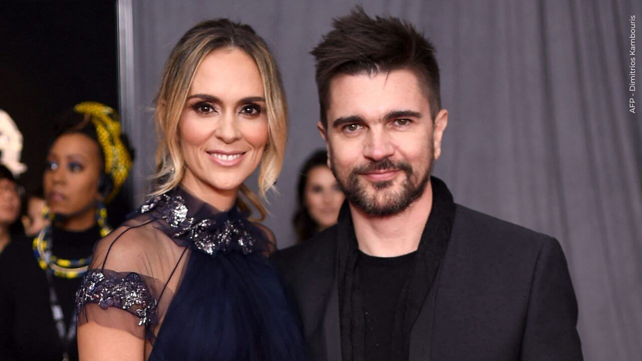 Juanes completa un matrimonio de varios años con Karen Martínez.