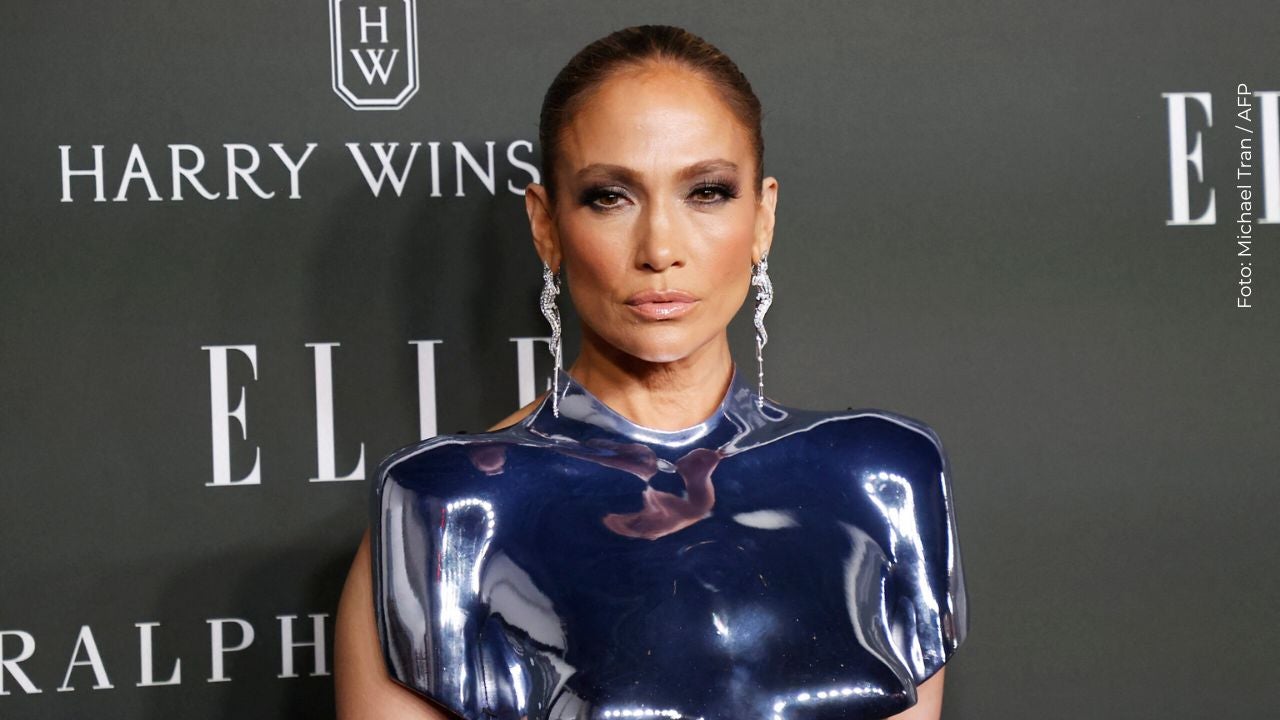 Jennifer López en la celebración de Women in Hollywood 2023