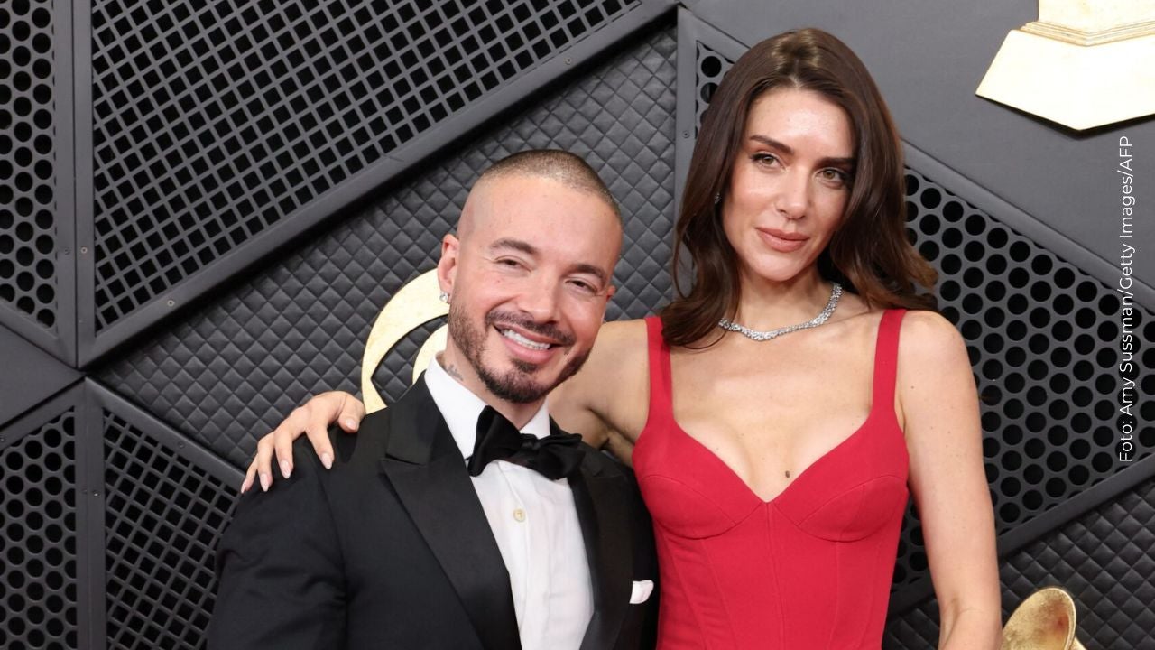J Balvin y Valentina Ferrer en los premios Grammy 2026