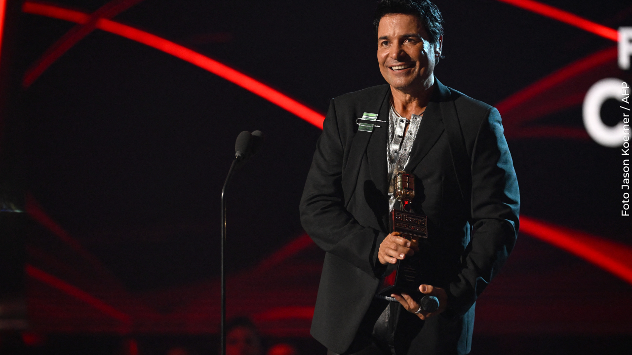 joven buscó a Chayanne en pleno concierto y él reaccionó