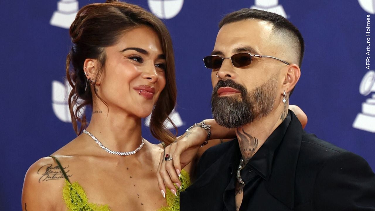 greeicy y mike bahia muestran el rostro de su hijo