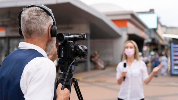 Reconocido periodista causó polémica al pedir el despido de un camarógrafo en vivo | VIDEO