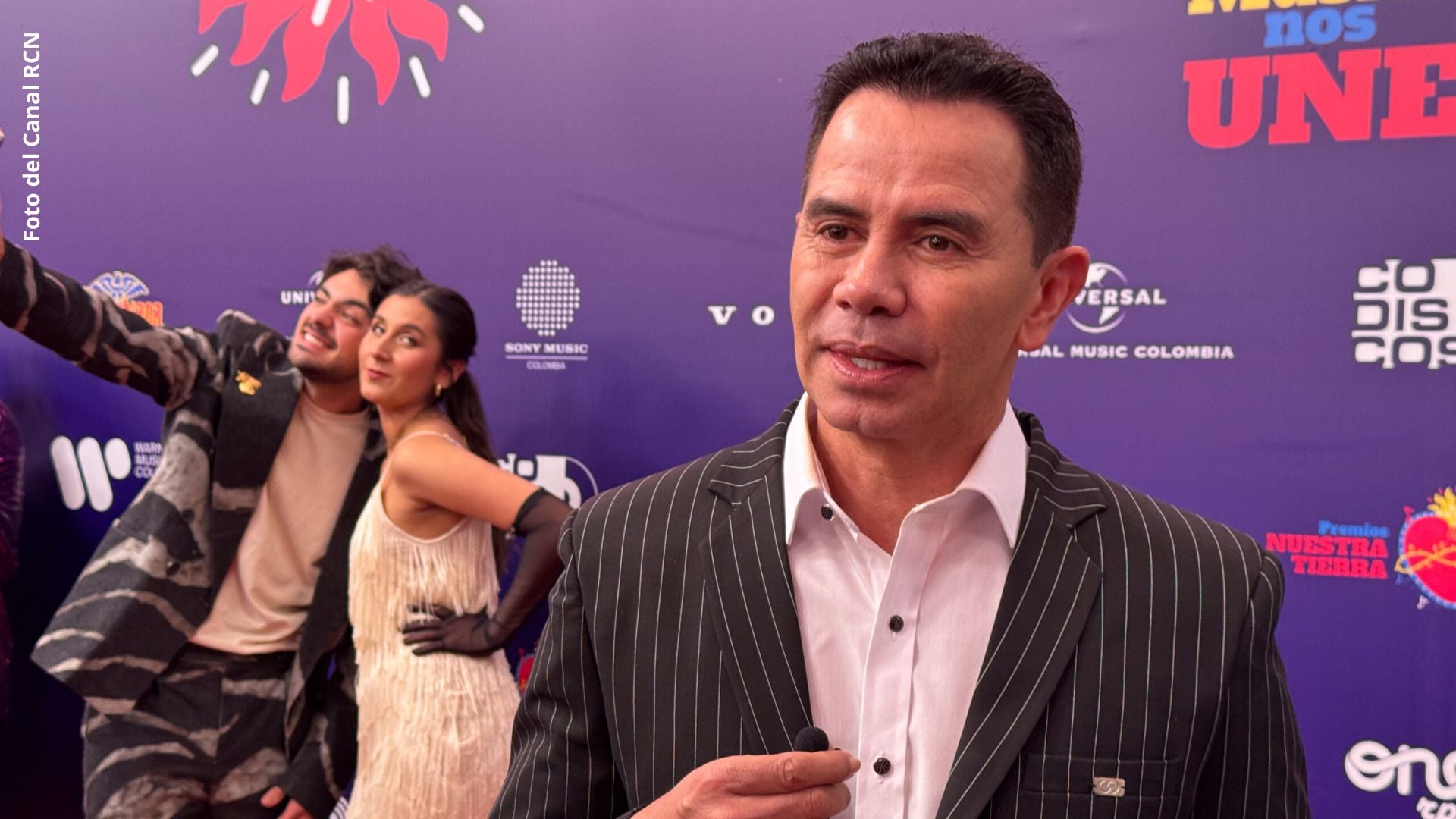 Jhonny Rivera jugó al amigo secreto con su familia y no dudó en gastar una millonada en el regalo para su hermana Julieta.