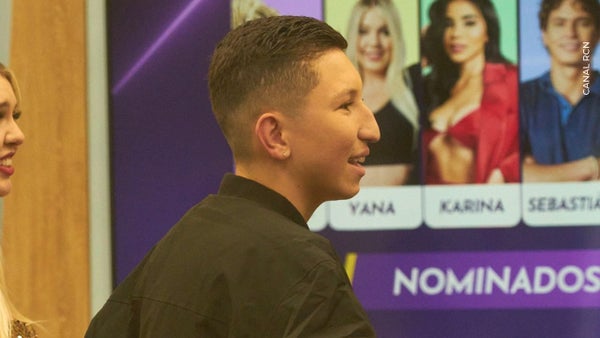 Cris Valencia reapareció luego de que varias personas lo impactaron físicamente Cris Valencia reapareció luego de que varias personas lo impactaron físicamente
