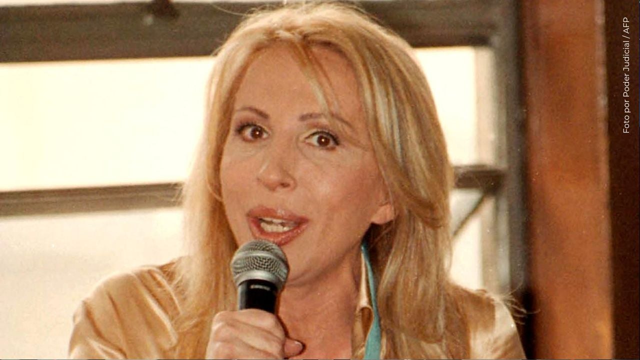 Laura Bozzo es trasladada a la CDMX tras procedimiento quirúrgico.